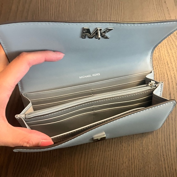 Michael Kors Wallet - Picture 6 of 8